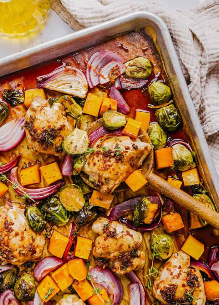 This Sheet Pan Maple Glazed Chicken with Vegetables is healthy, delicious and easily made all on one pan in just 30 minutes! The most flavorful weeknight dinner that is perfect for your fall meal prep!